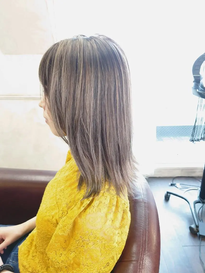セミロング カラー バレイヤージュ ブリーチ レイヤーカット ヘアカラー トリートメント 艶髪✨ブリーチ職人 yasuのヘアスタイル
