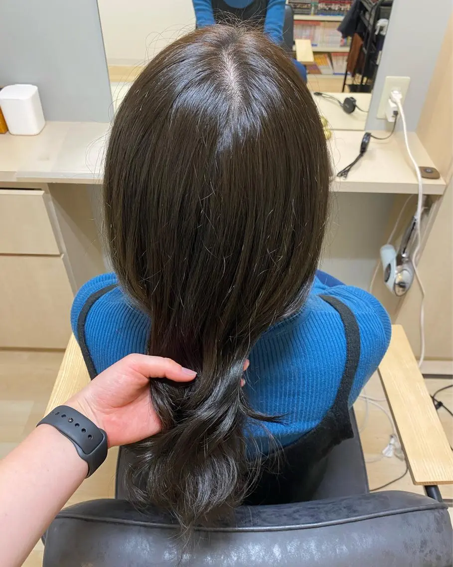セミロング カラー 柳坪 まなのヘアスタイル