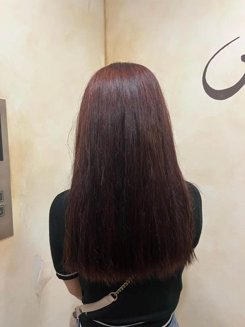 ロング カラー 秋澤 楓のヘアスタイル