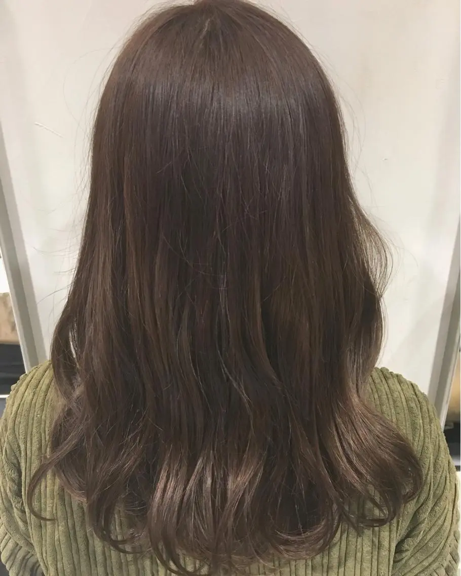 ロング カラー カット ヘアカラー トリートメント 荒木 依莉亜のヘアスタイル