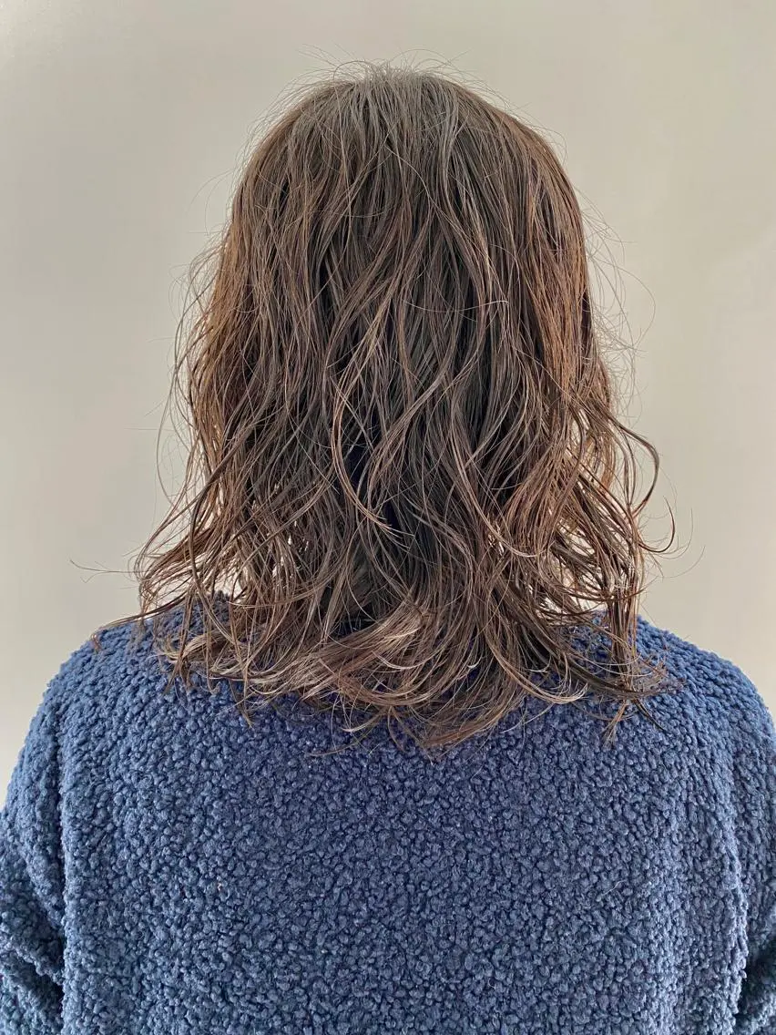 ミディアム カラー パーマ カット パーマ トリートメント KOOKI スティードトーキョーのヘアスタイル