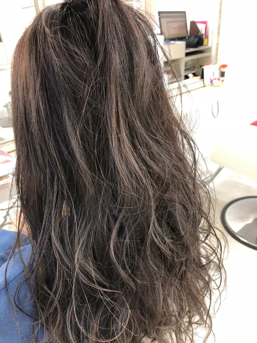 セミロング カラー 髪質改善 中川 翔のヘアスタイル
