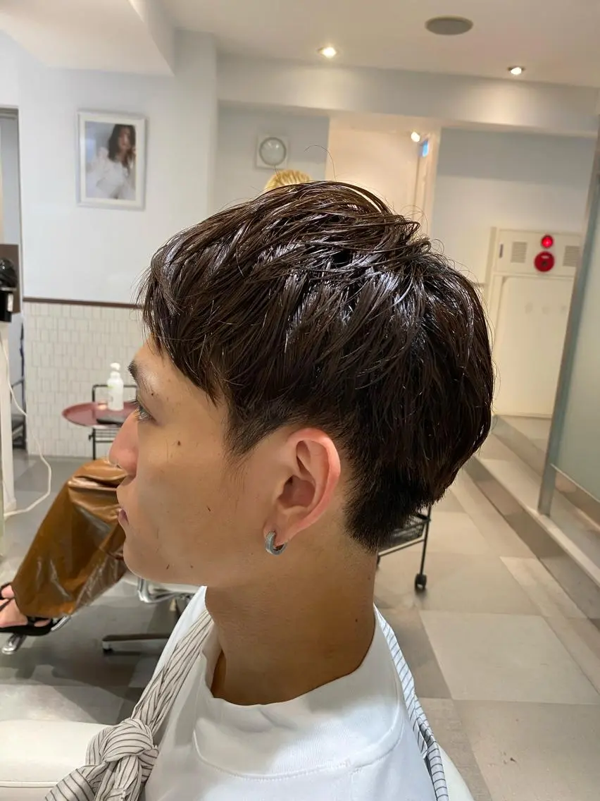 メンズ コテ巻き風パーマ 藤澤　知彌のヘアスタイル