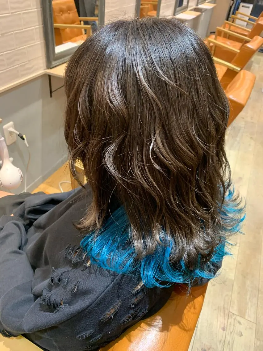ミディアム カラー ヘアアレンジ ブルーカラー ヘアカラー トリートメント 🦋レイヤー特化/ 羽エク/ナツミ🦋のヘアスタイル