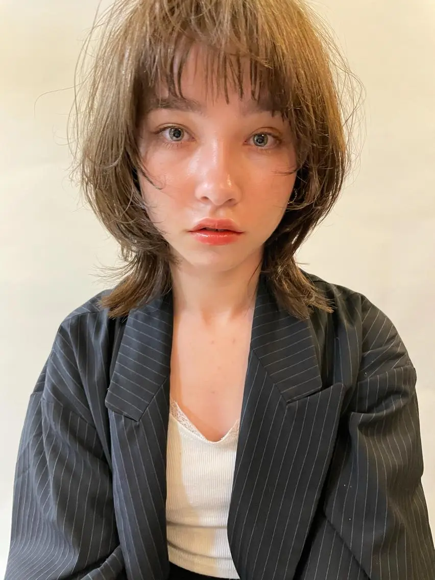 ミディアム カラー パーマ 切りっぱなしボブ ショートボブ ミディアムパーマ 黒髪 透明感カラー カット トリートメント ケアカラー×髪質改善 🌙OKUBO🌙のヘアスタイル
