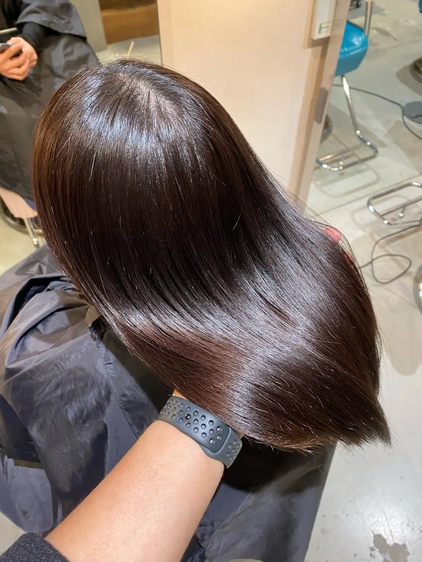 セミロング 必ず笑顔で帰っていた だきます!安田祐貴のヘアスタイル