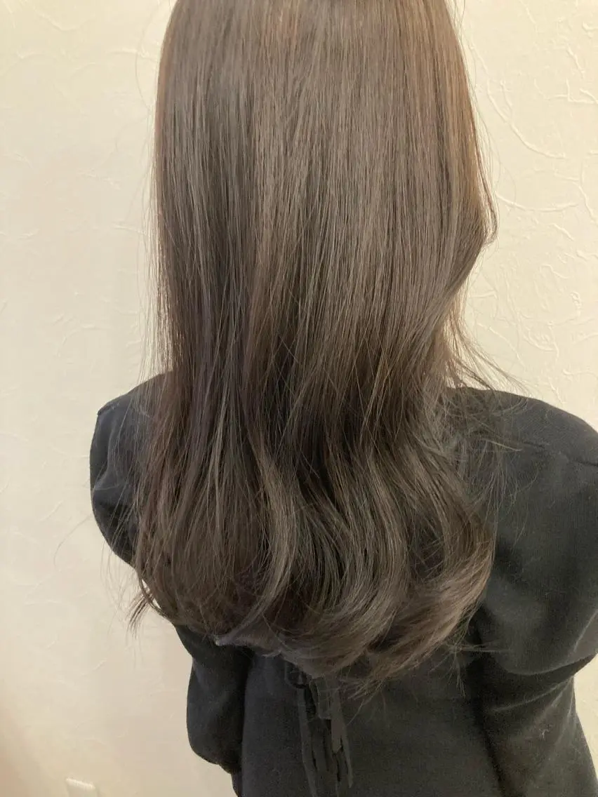カラー Misirlou Hairのヘアスタイル