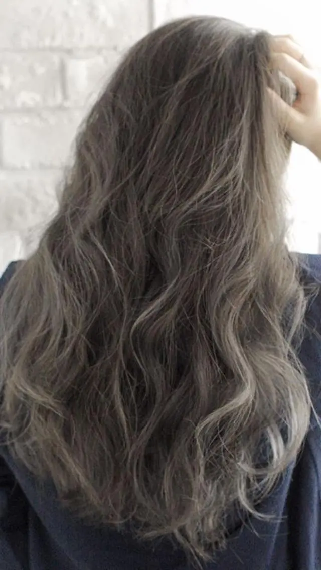 カラー アディクシーカラー ハイライトカラー 外国人風カラー カット ヘアカラー トリートメント 山崎 晃治のヘアスタイル
