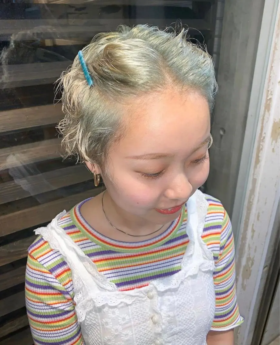 ショート カラー ヘアカラー 圧倒的デザイン力 店長🎨RENAのヘアスタイル