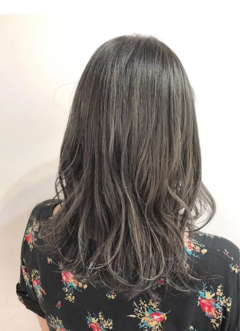 ミディアム ヘアカラー トリートメント 透明感・艶カラー/ 坂田友梨奈のヘアスタイル