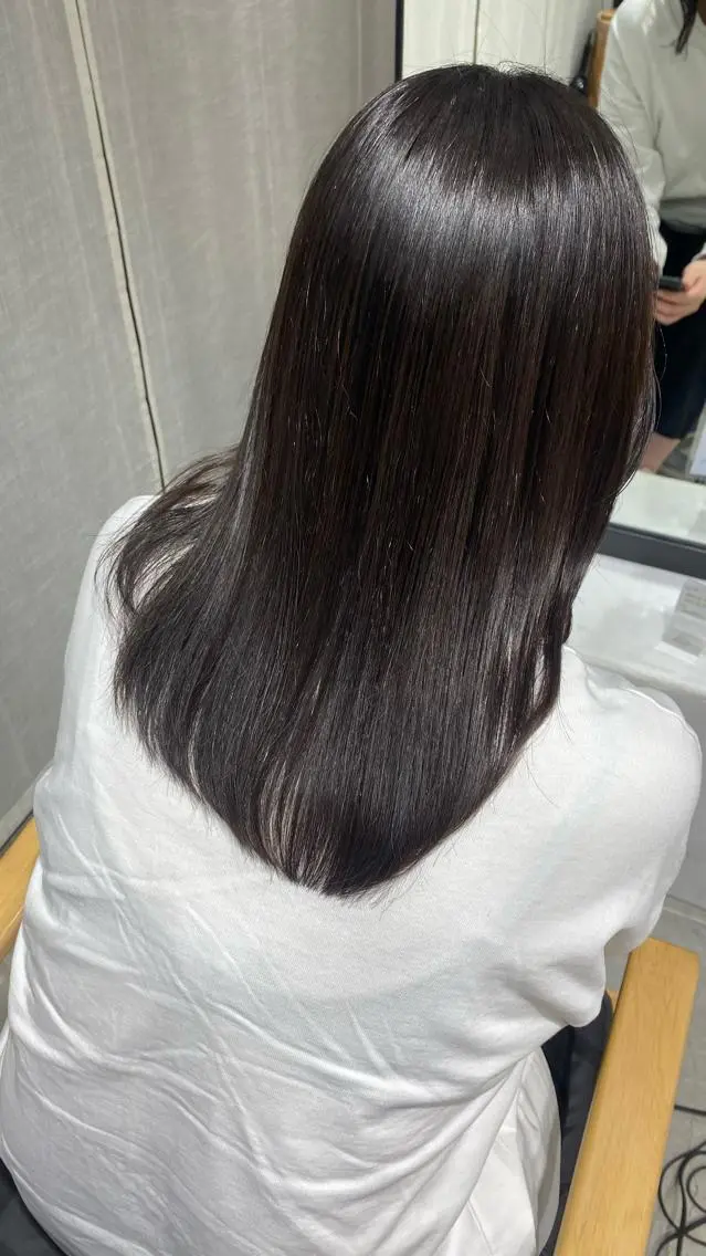 セミロング カラー hair shioのヘアスタイル