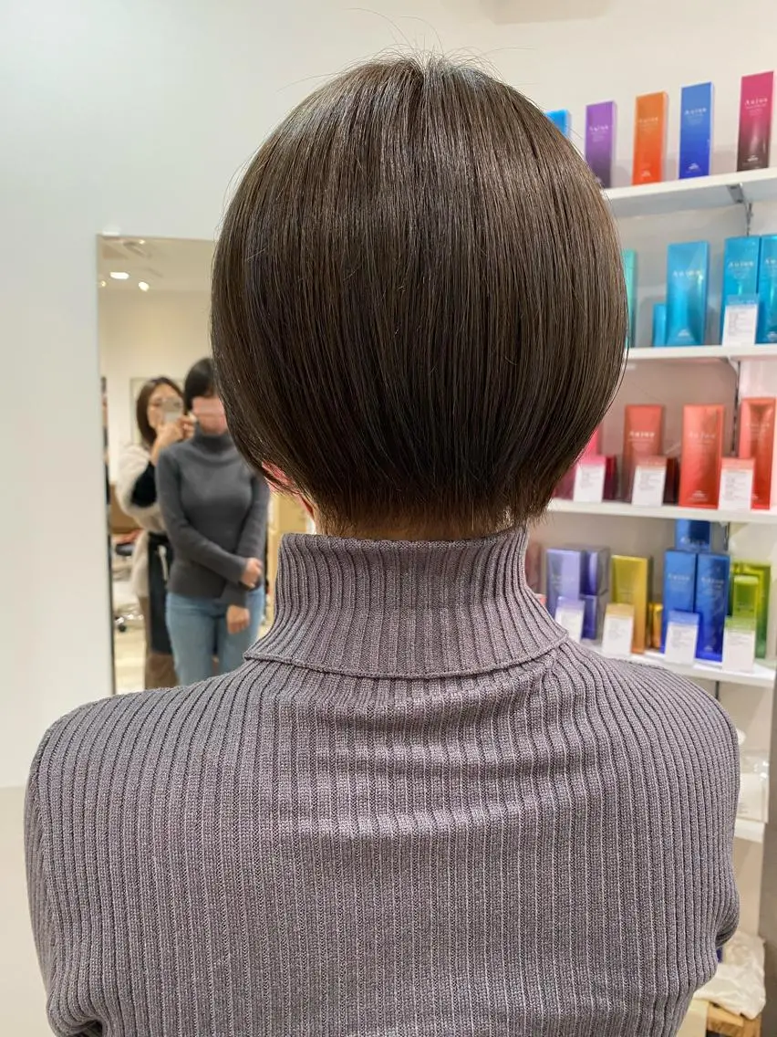 ショート トリートメント 顔まわりカラー特化 赤津百合絵のヘアスタイル