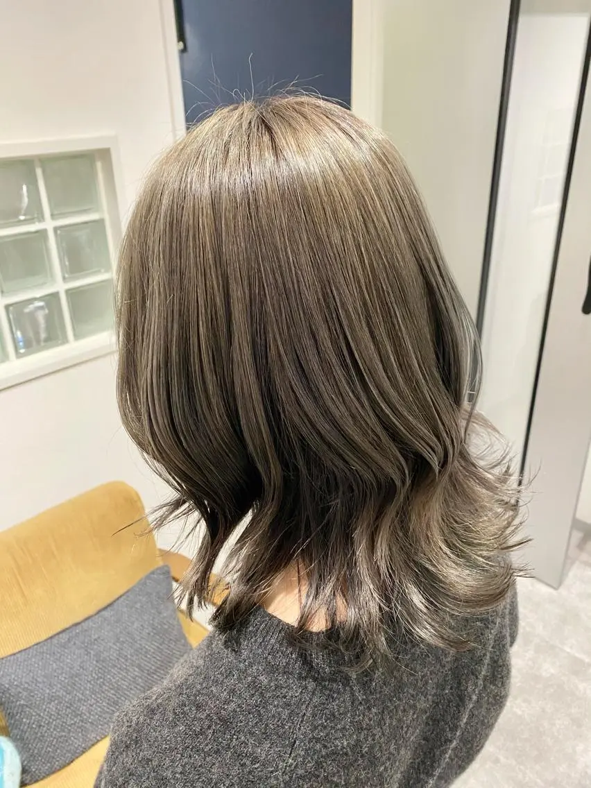 セミロング カラー 【safric】 NAOのヘアスタイル