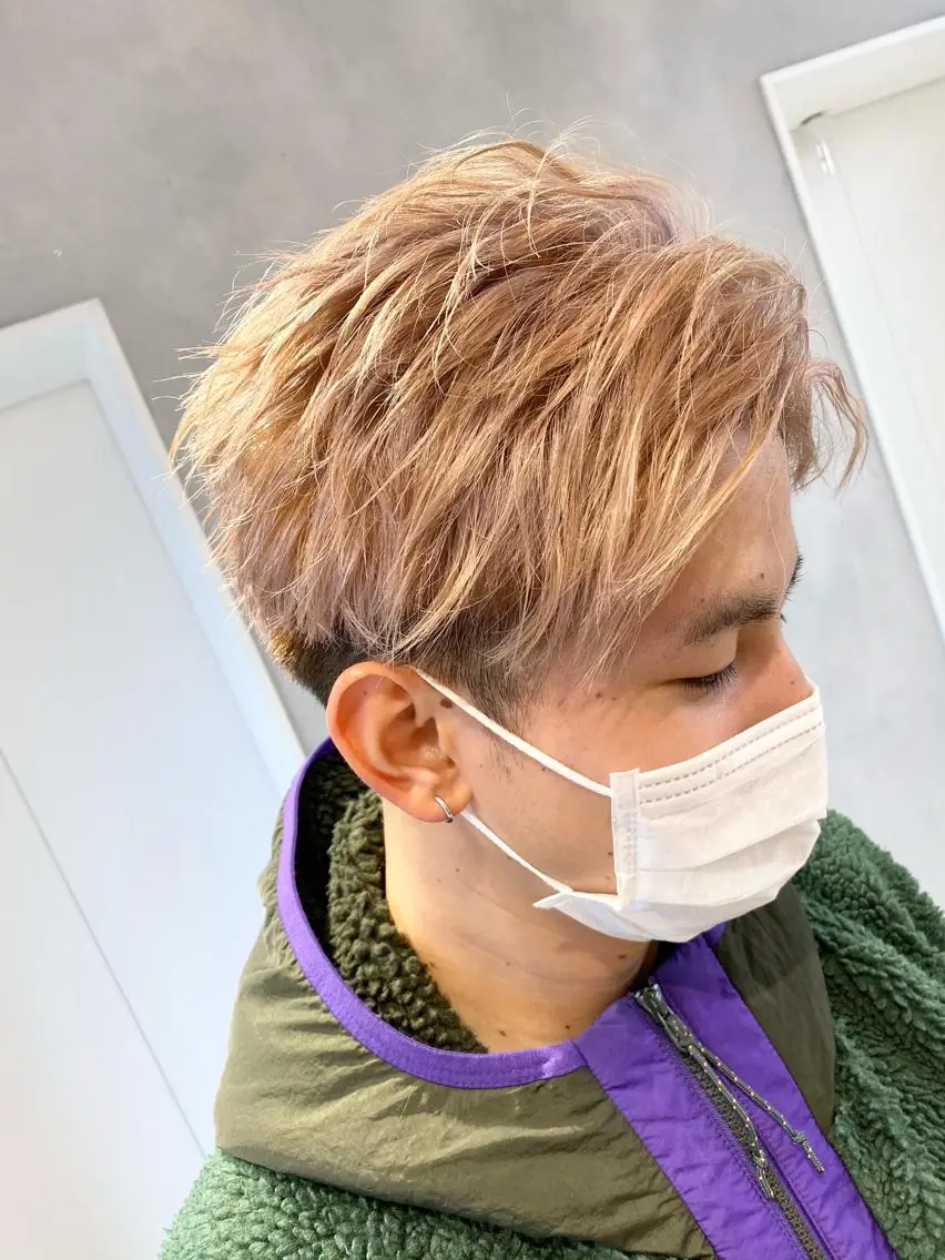 ショート カラー メンズ ハイトーン×レイヤー ／遠藤将太のヘアスタイル