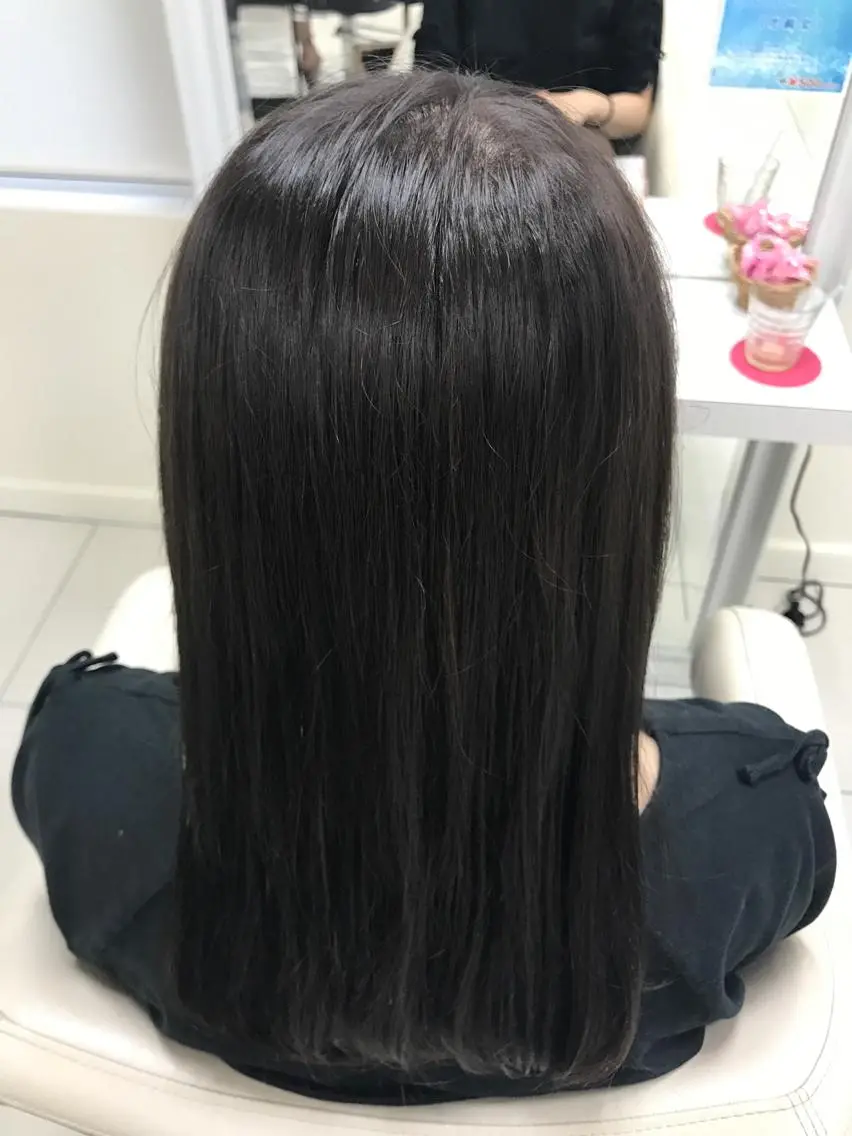 セミロング カラー 透明感カラー イルミナカラー 【暖色カラー特化】 中山由梨のヘアスタイル