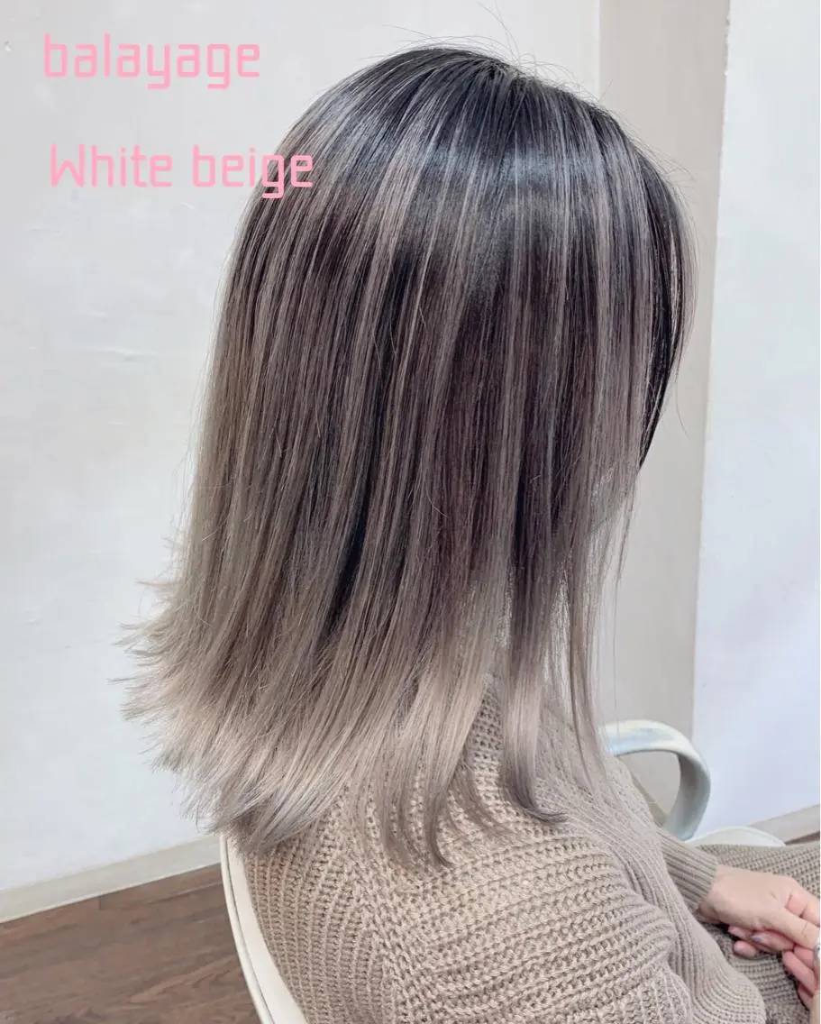 ミディアム カラー バレイヤージュ ベージュカラー ホワイトベージュ レイヤーカット ヘアカラー GLAD 萩原のヘアスタイル