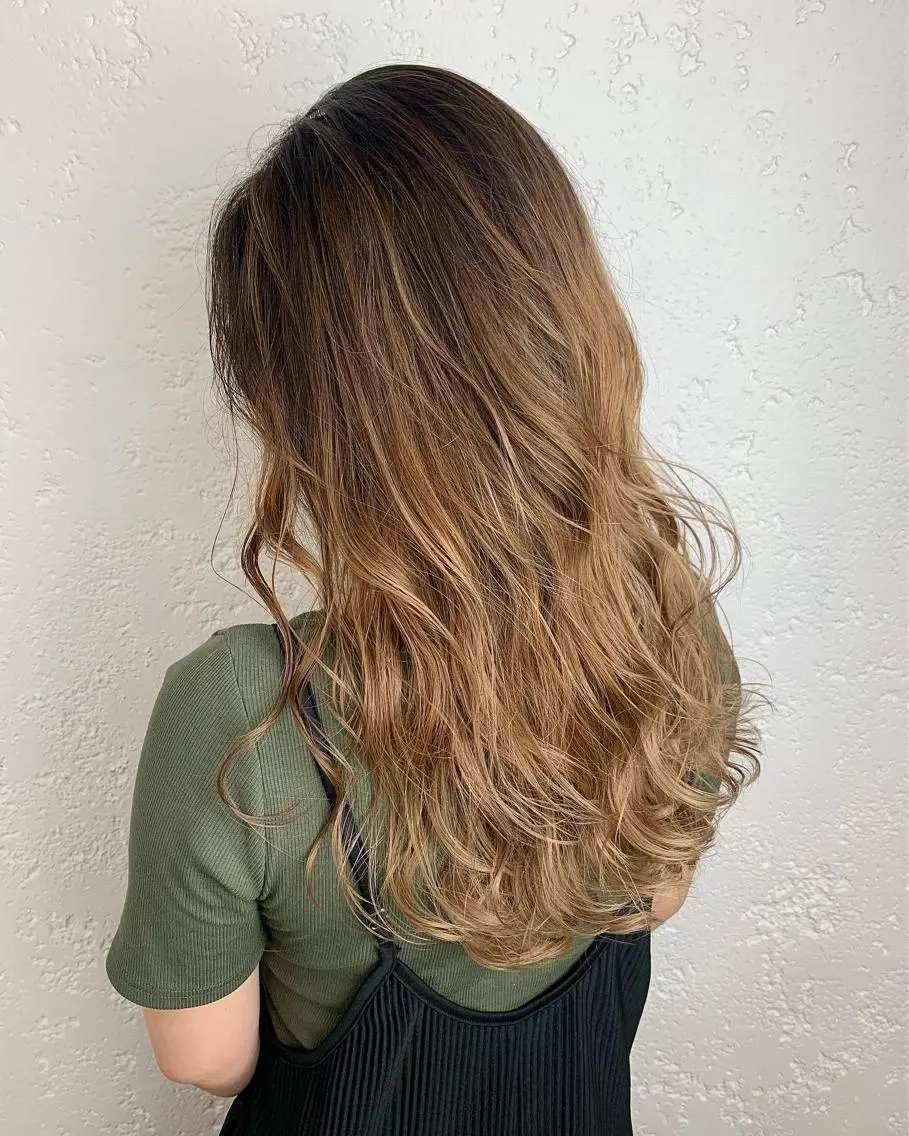 ロング レイヤーカット boutique misakiのヘアスタイル