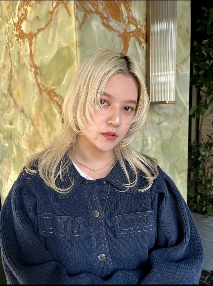 セミロング カラー ブリーチ カット ヘアカラー トリートメント MAYU 💚森下のヘアスタイル