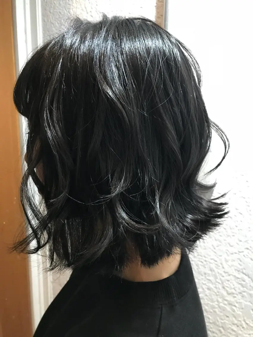 ミディアム ヘアアレンジ 外ハネヘア カット ヘアカラー トリートメント 山本 みきのヘアスタイル