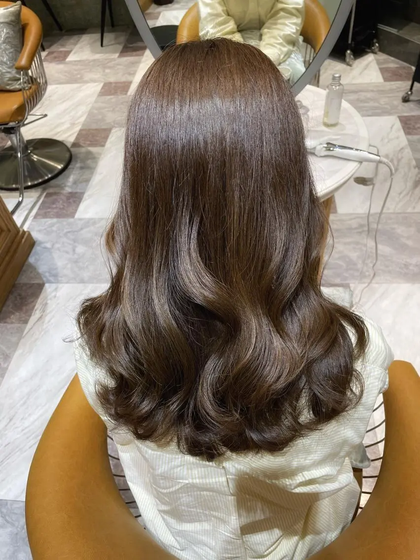 セミロング カラー ベージュカラー 黒髪 ブリーチ ブルーカラー ブルーブラック ヘアカラー トリートメント 木屋元一/透明感 /前髪/レイヤーのヘアスタイル