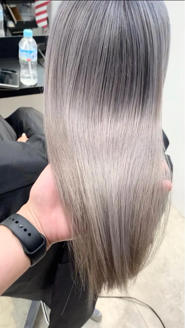 ミディアム カラー ヘアカラー トリートメント 及川シゲル 髪質改善講師のヘアスタイル