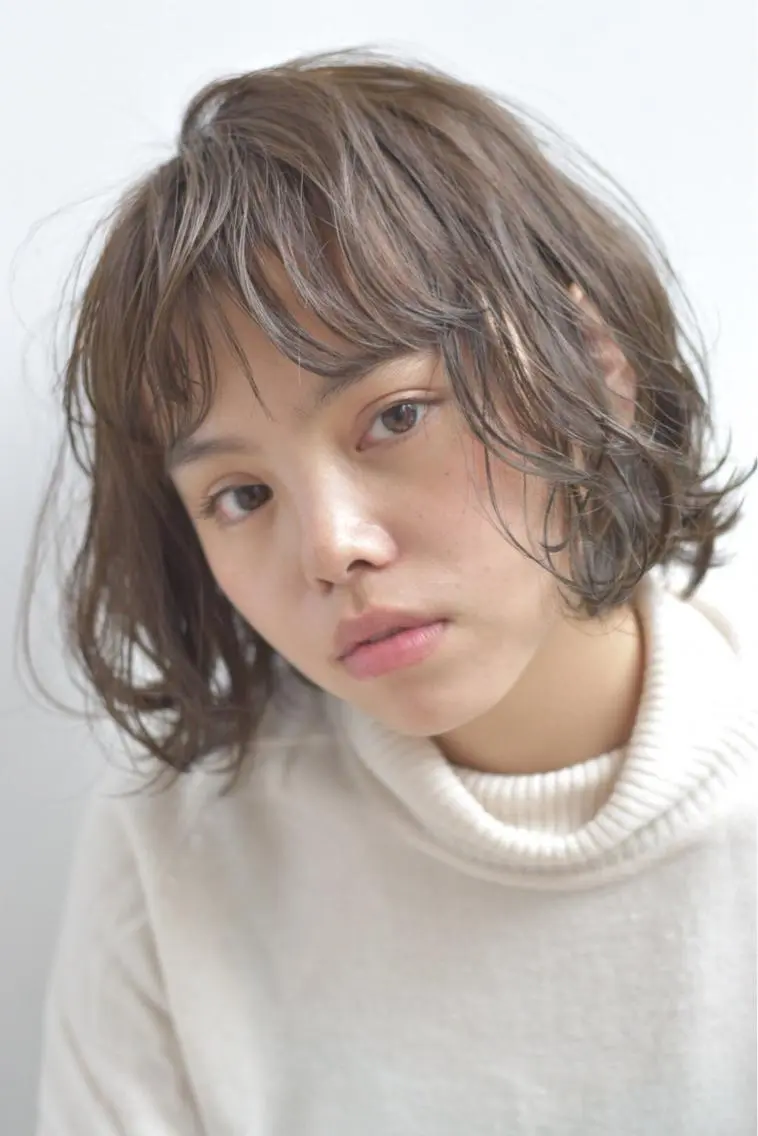 ショート ミディアム カラー パーマ グレージュ ニュアンスパーマ 磯部 巧 bob/ショートのヘアスタイル