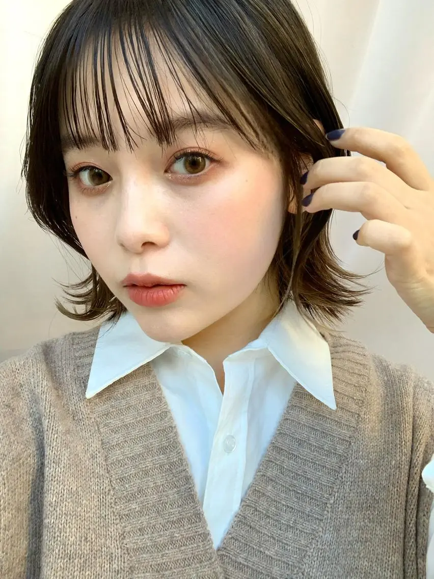 ミディアム カラー ベージュカラー 透明感カラー グレージュ ボブ カット ヘアカラー トリートメント レイヤー専門家 ダブルカラー修のヘアスタイル
