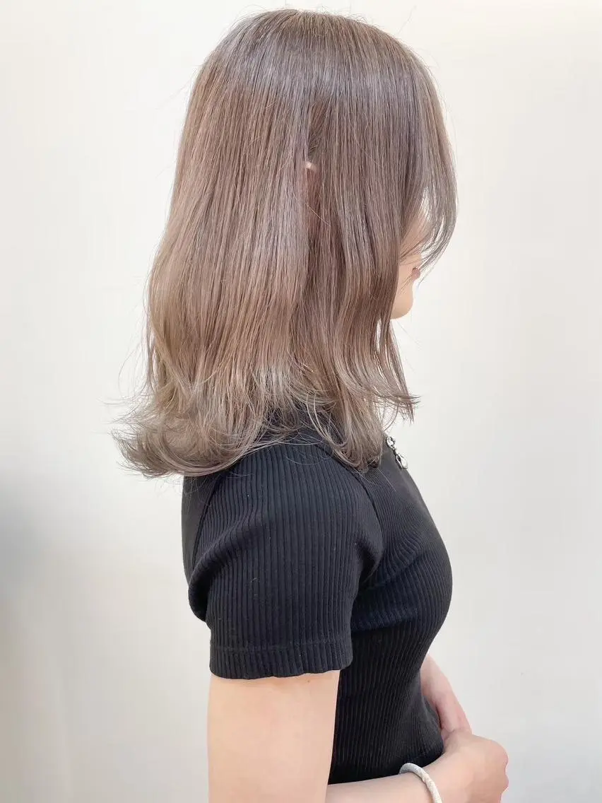 セミロング カラー うる艶/ハイトーン 🎀hina🎀のヘアスタイル