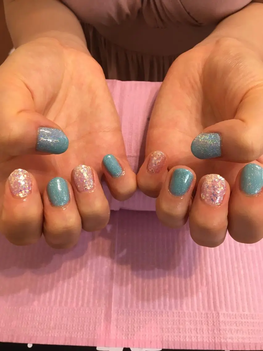 ネイル ホログラムネイル ハンドネイル 🌈KANÅKO 🌈のネイルデザイン