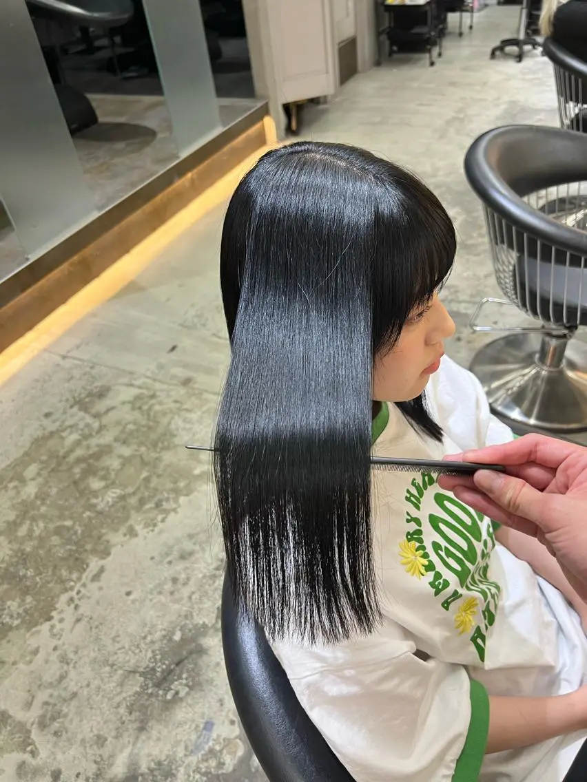 セミロング カット 縮毛矯正 トリートメント ヘアセット 縮毛矯正×艶髪カラー 髪質改善/三ツ木のヘアスタイル