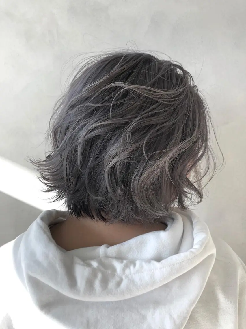 ショート カラー ブリーチ 透明感カラー 艶ハイトーンブリーチ 🌈小林侑雅のヘアスタイル