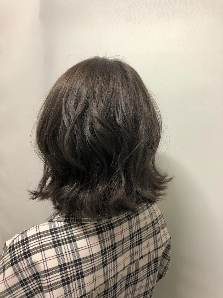 ミディアム カラー グレージュ イルミナカラー オリーブグレージュ オリーブグレー 桐原 竜也のヘアスタイル