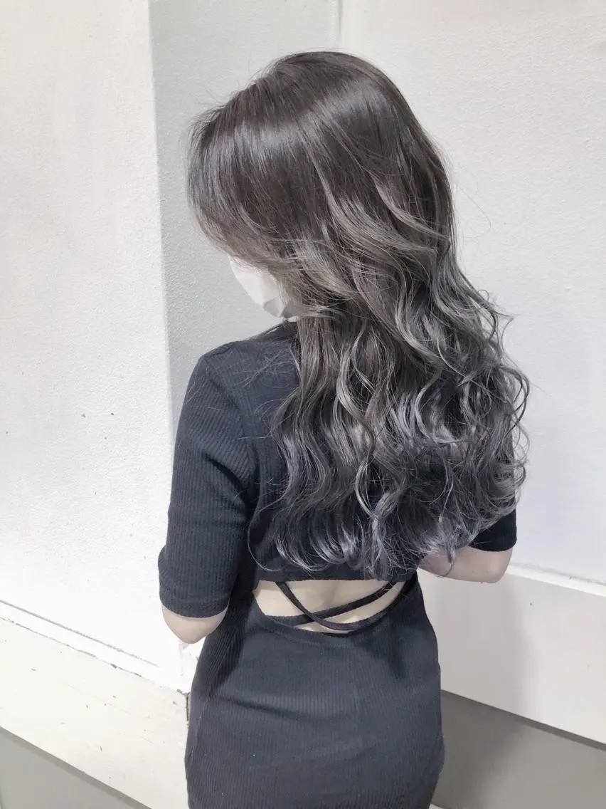 ミディアム カラー ブルーカラー グラデーションカラー シルバー ヘアカラー トリートメント GiseL天神カラー 髪質改善/ブリーチのヘアスタイル