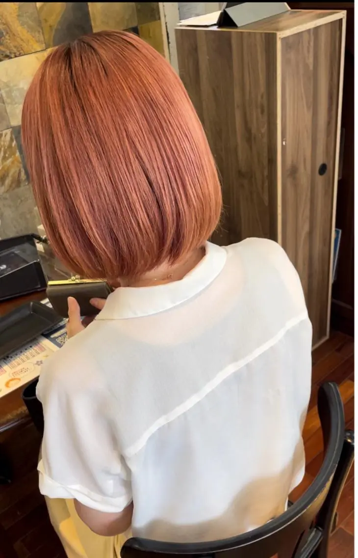 ショート カラー ブリーチ オレンジ ボブ トリートメント 福見 美保のヘアスタイル