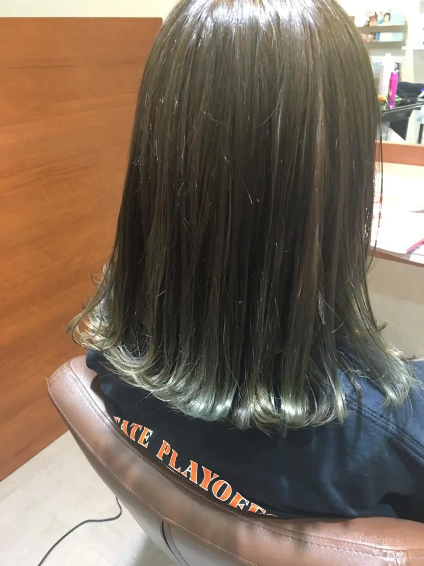 ミディアム カラー 蓮見友里 PiSTA/portのヘアスタイル