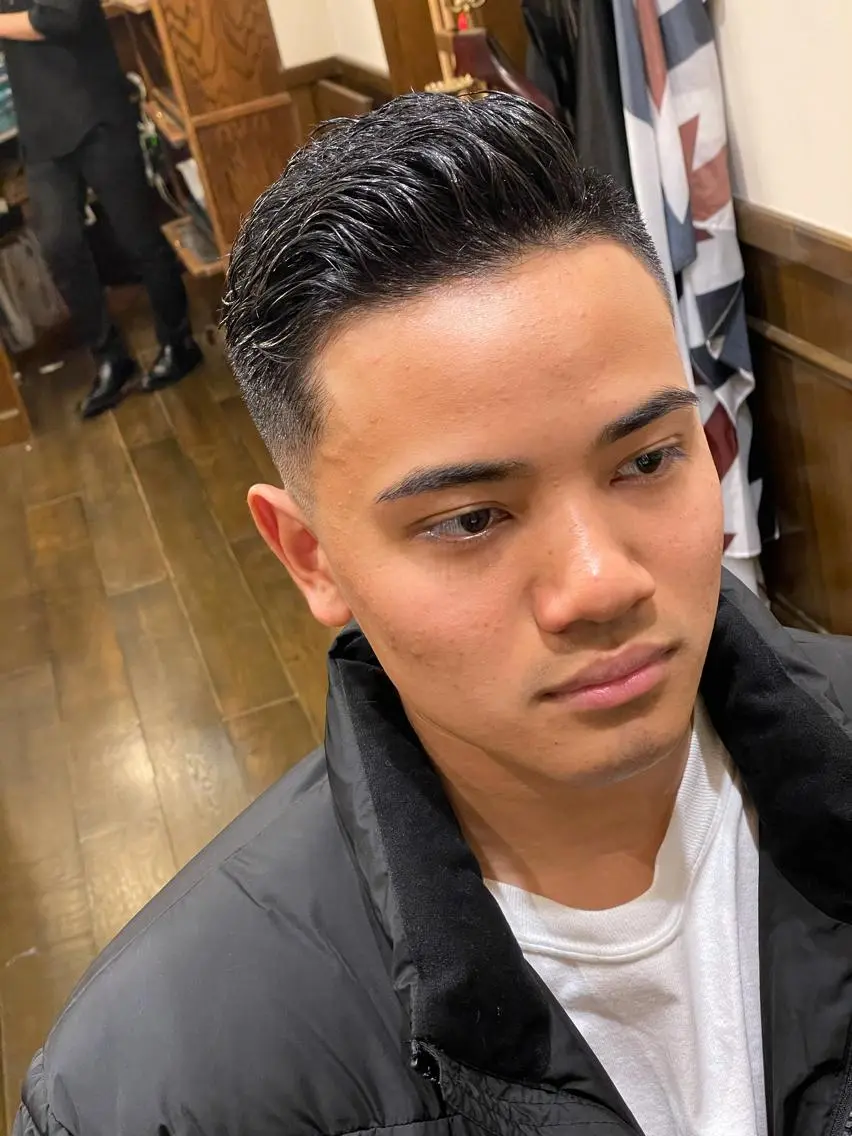 ショート カット 近藤 真のヘアスタイル