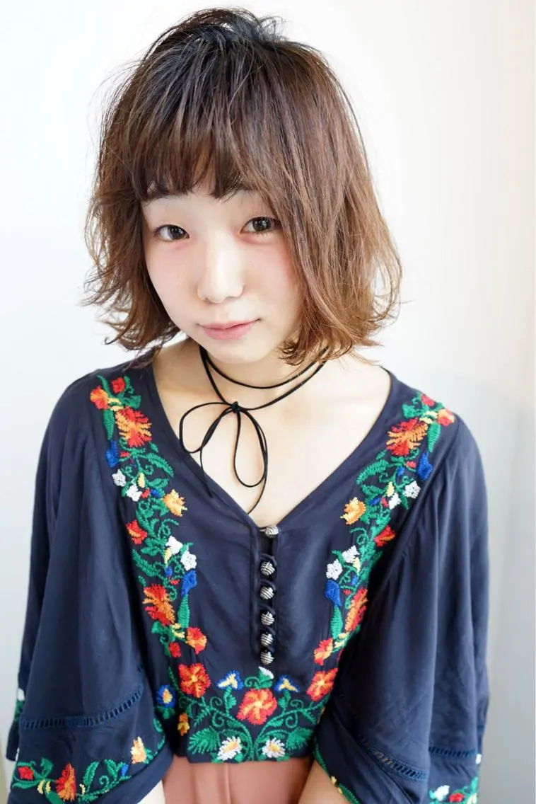 ショート カラー パーマ くせ毛 小谷 未歩のヘアスタイル