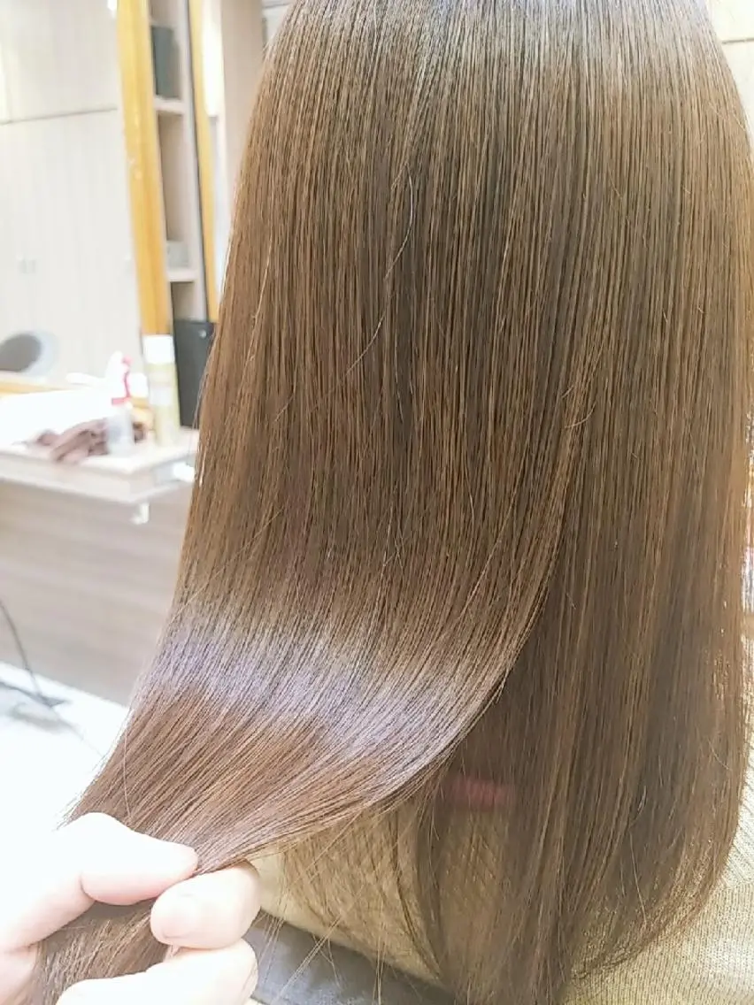 セミロング Ash 店長　山下達也のヘアスタイル
