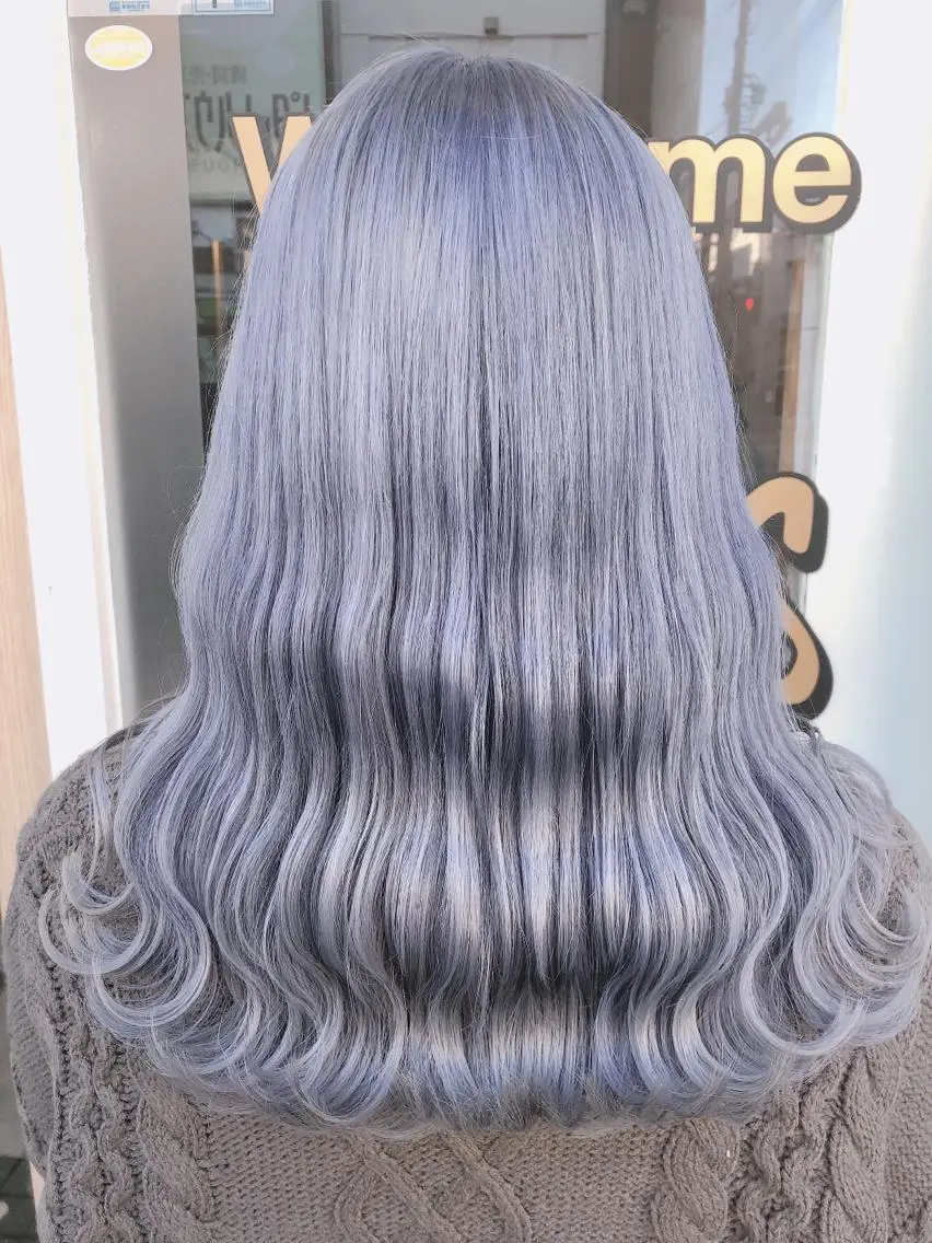 ロング カラー ヘアアレンジ アッシュ ハイトーンカラー シルバー シルバーアッシュ ハイトーン&透明感 カラー☘️片山優陽のヘアスタイル