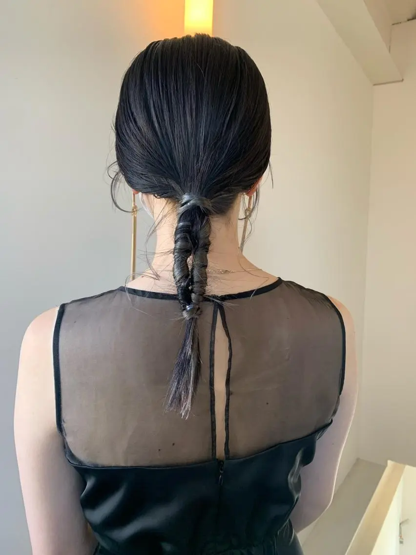 セミロング ヘアアレンジ ヘアセット 本間 結衣のヘアスタイル
