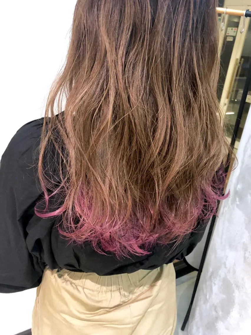 ロング カラー バレイヤージュ グラデーションカラー ハイライトカラー ピンクカラー ピンクパープル ヘアカラー 松村 崇弘のヘアスタイル