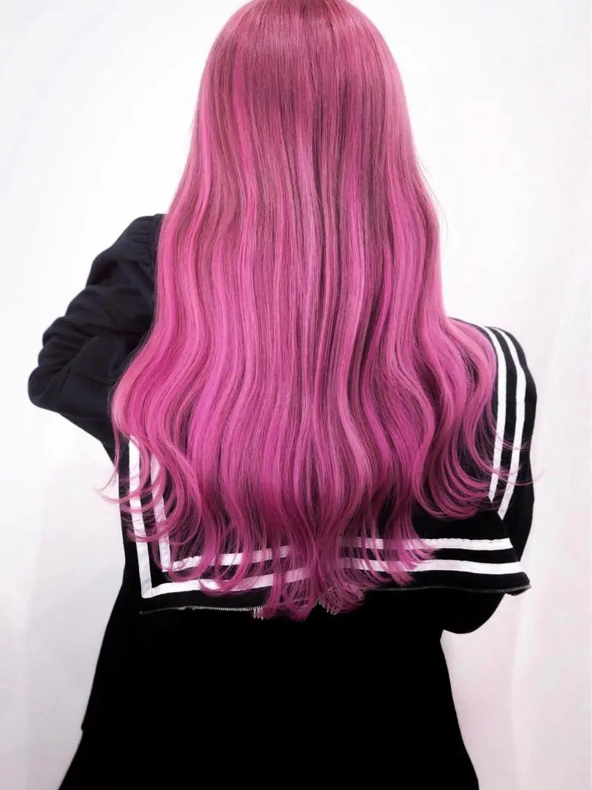 カラー 金澤 愛のヘアスタイル
