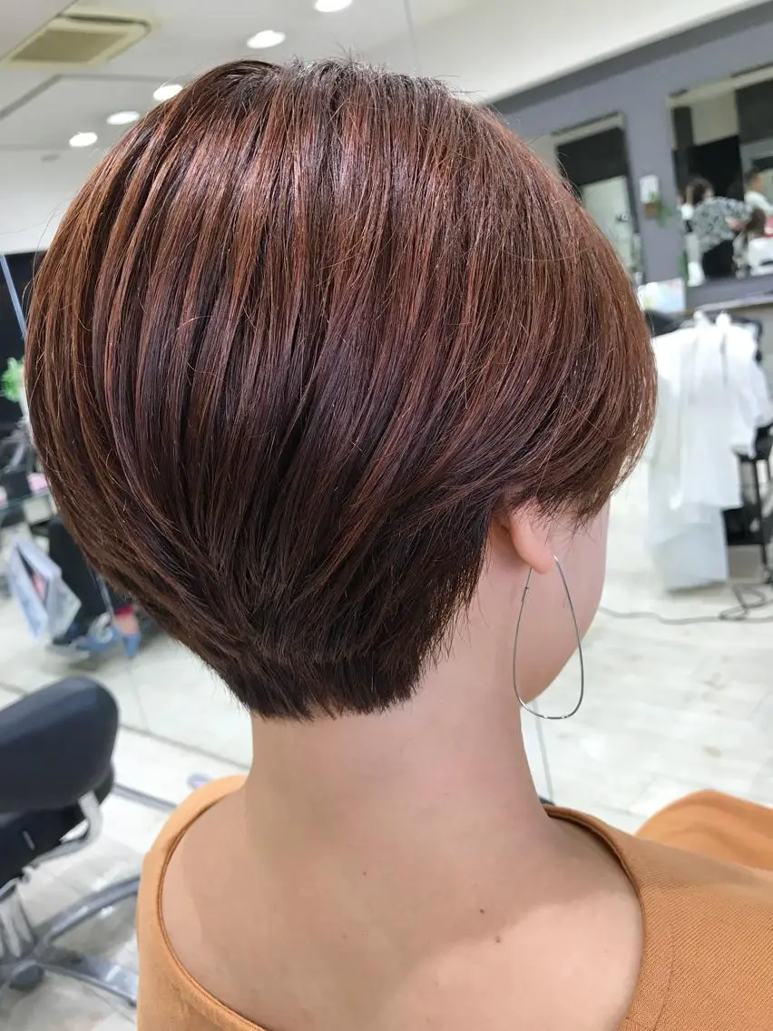 ショート カラー Adachi Fujikoのヘアスタイル