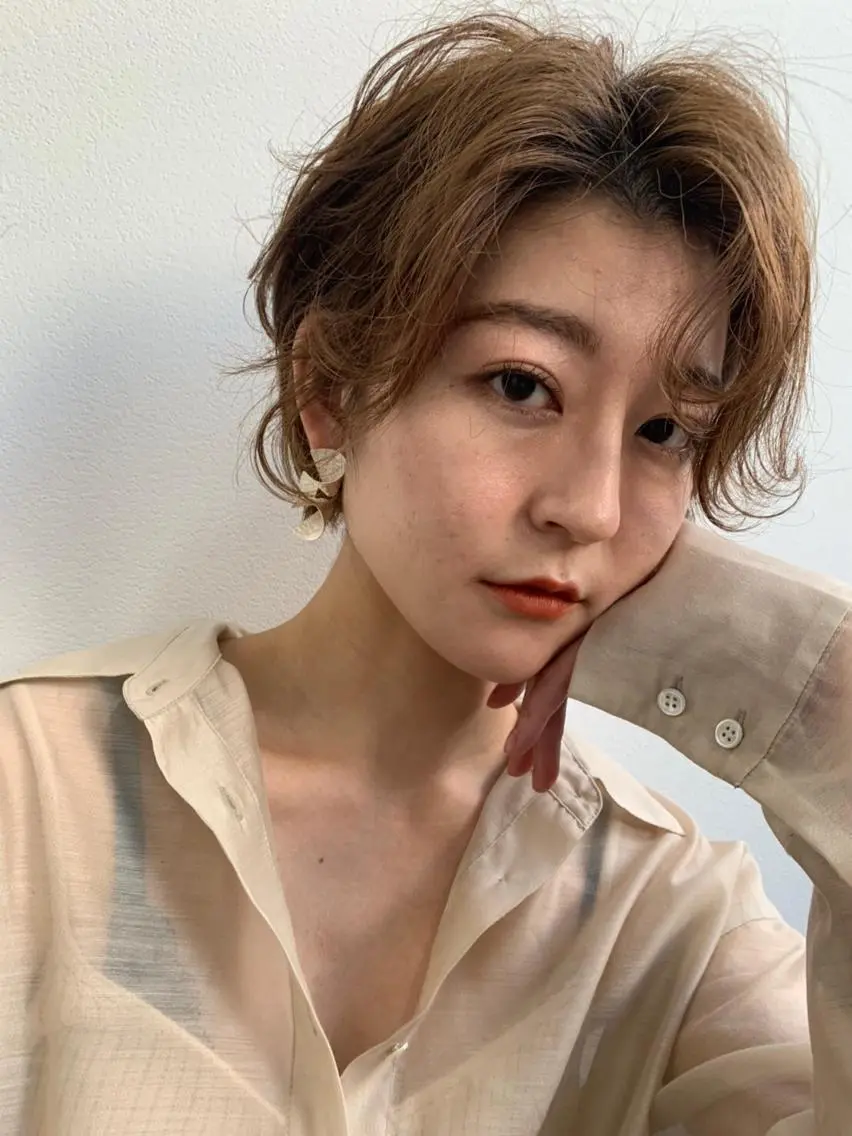 ショート カラー パーマ REONA🪽✨薬院 レイヤーカット🫧のヘアスタイル