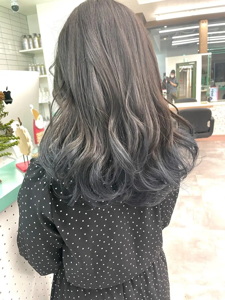 セミロング カラー ブルーカラー ブルーグレー カット ヘアカラー トリートメント 💚透明感カラー💚 ♻️本間♻️のヘアスタイル