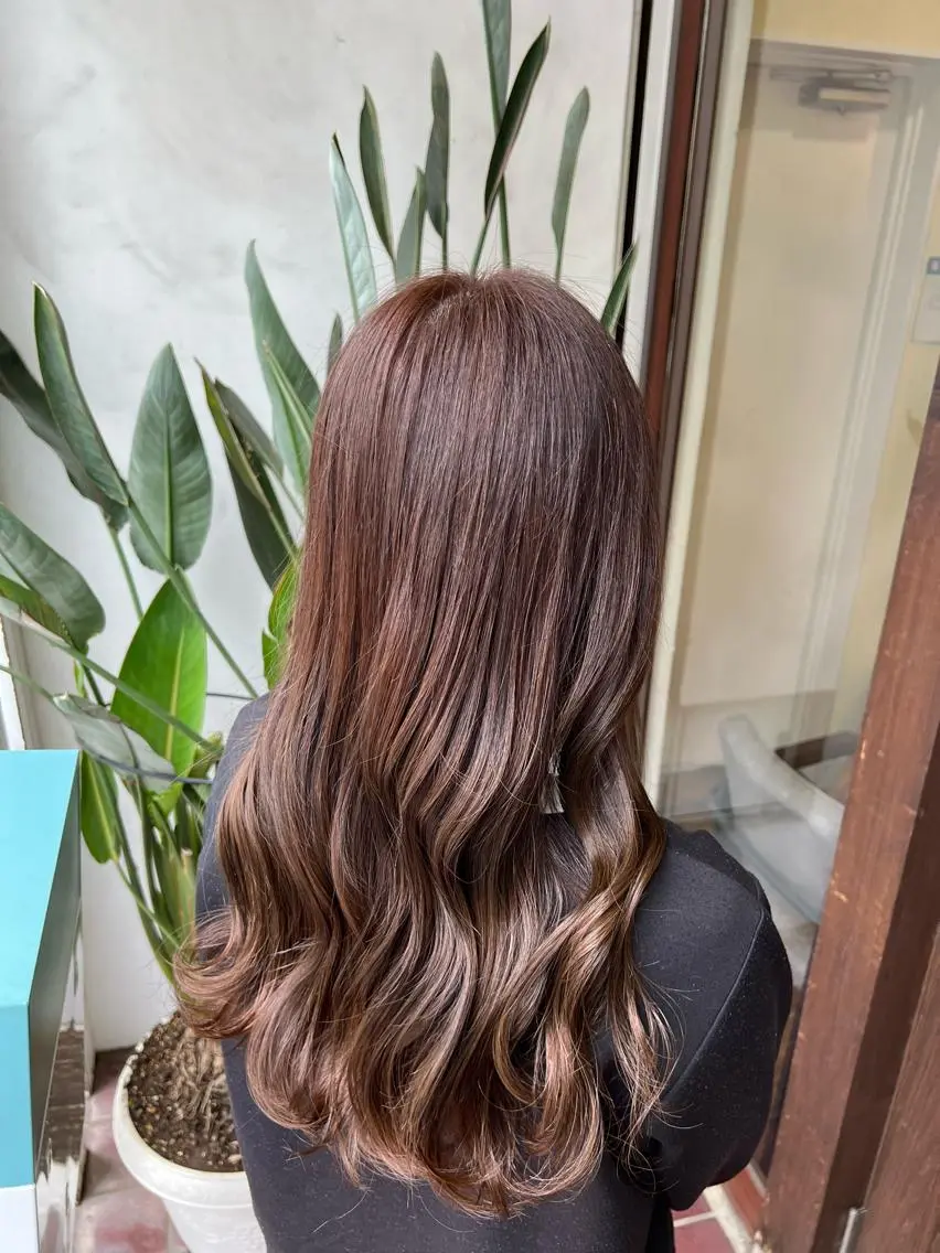 ロング カラー ブリーチ ブリーチなしカラー ロング トリートメント ヘアカラー トリートメント ヘッドスパ ブリーチカラー🦖 岡部木乃夏のヘアスタイル
