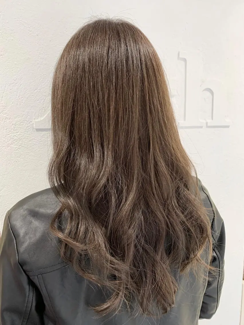 ロング カラー 飯田 真澄のヘアスタイル