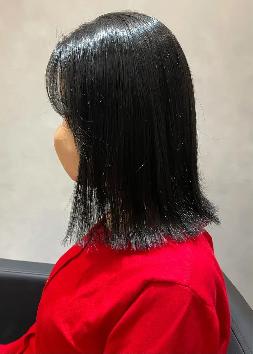 ミディアム カラー 透明感カラー ダークグレー 小出 彩水のヘアスタイル