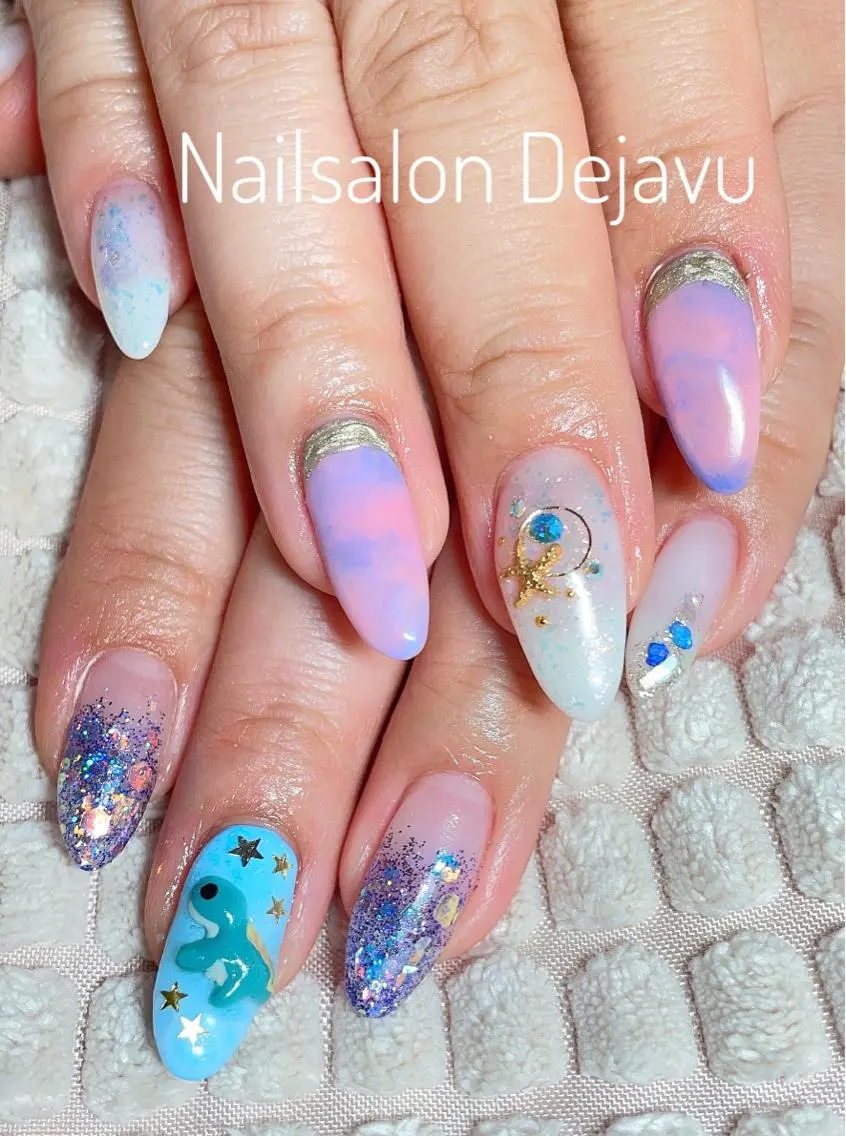ネイル アートネイル 持ち込み ストーンネイル 夏ネイル Nail salon Dejavu 🌿のネイルデザイン