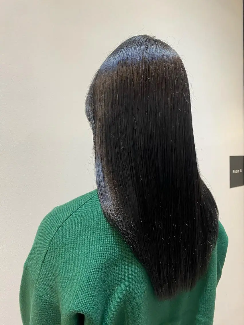 ロング カラー ロングレイヤー 黒髪 ブルーカラー ブルーブラック ブルーグレー カット ヘアカラー トリートメント ♡オシャ髪♡AI ✂️newi町田のヘアスタイル